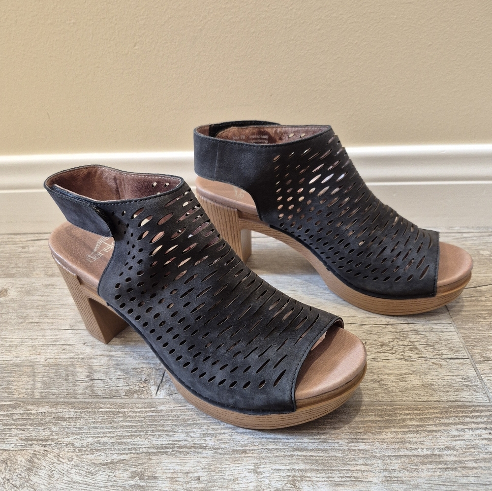 Dansko Danae Peeptoe Platform Sandal Black Laser Cut Leather Chunky Heel 7.5 - 8 - Picture 5 of 16